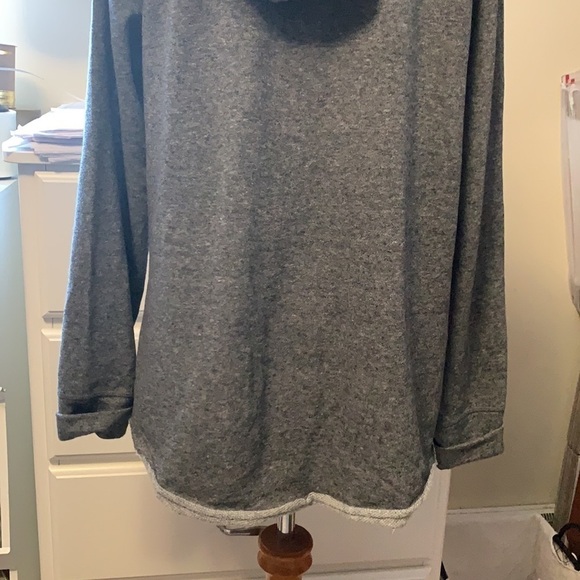 SO gray soft fleece tunic hoodie, v neck, pocket - Picture 6 of 12